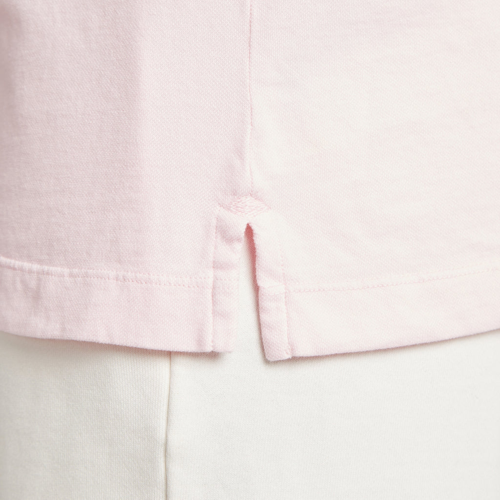 Maglia uomo rosa in micro piquet tinta in capo, dettaglio cuciture e spacchetti laterali