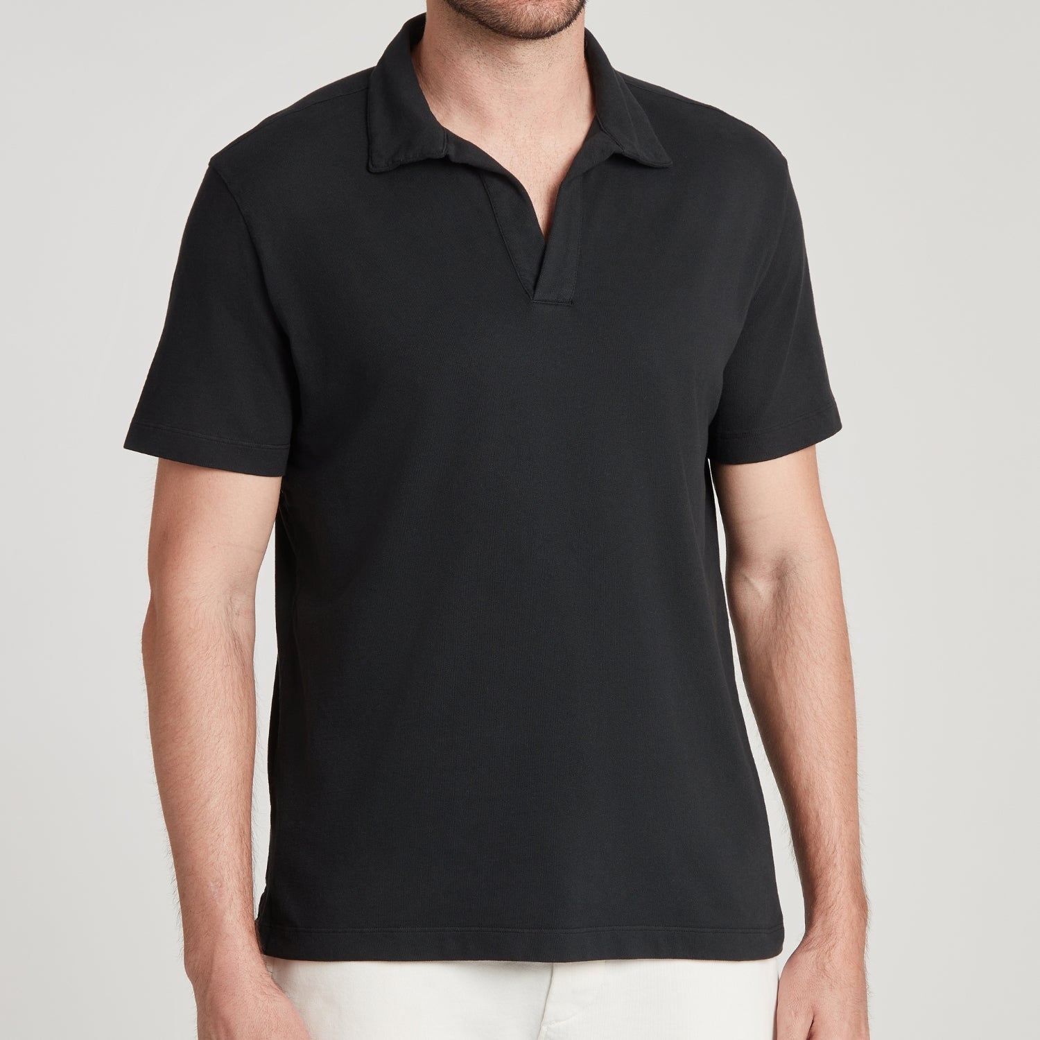 Polo uomo nero in micro piquet tinta in capo, design veneziano e comfort premium