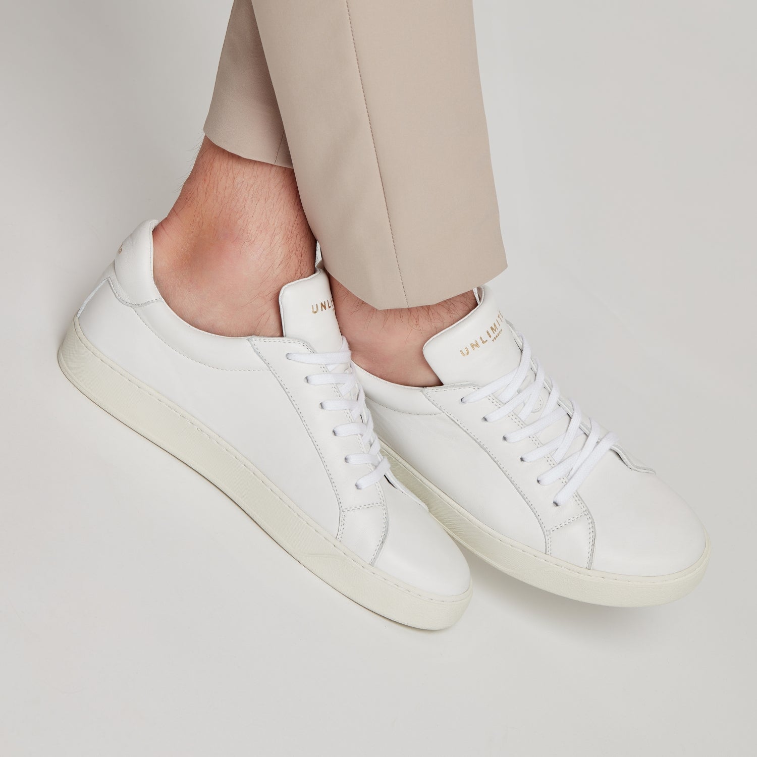 Scarpe da uomo bianche in pelle, design veneziano, comfort premium, suola crema, lacci bianchi