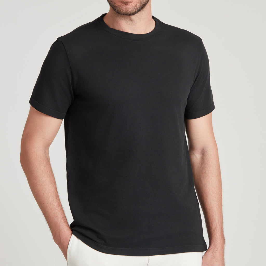 T-shirt uomo nera in micro piquet tinta in capo, design veneziano e comfort premium