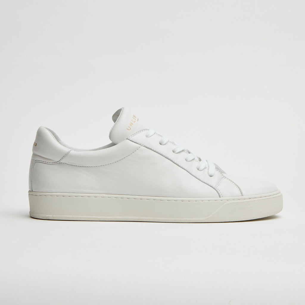 Sneaker bianca in pelle con dettagli dorati, design veneziano e suola premium
